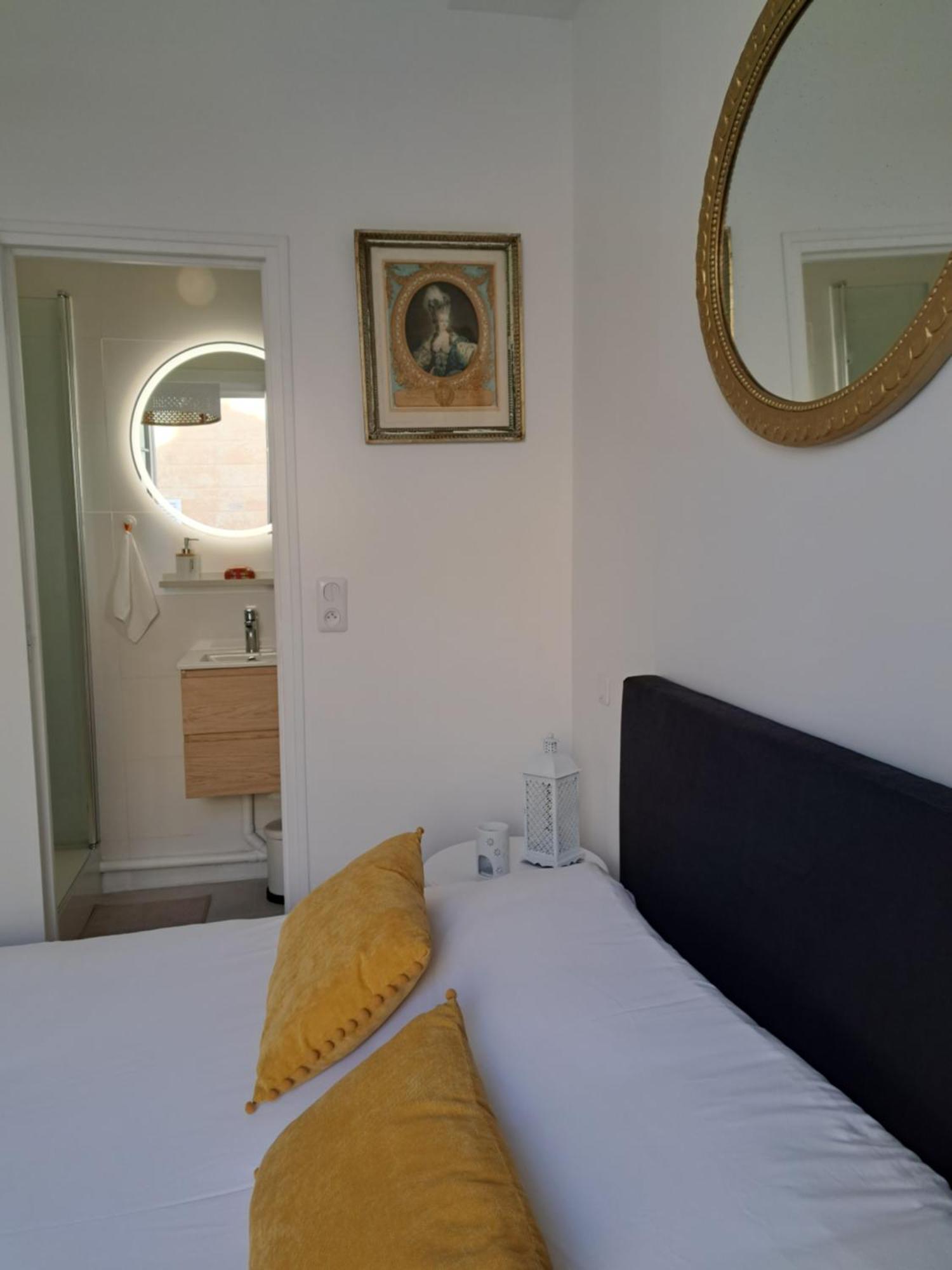 Agreable 2 Pieces - Rue Du Vieux Versailles Exterior photo