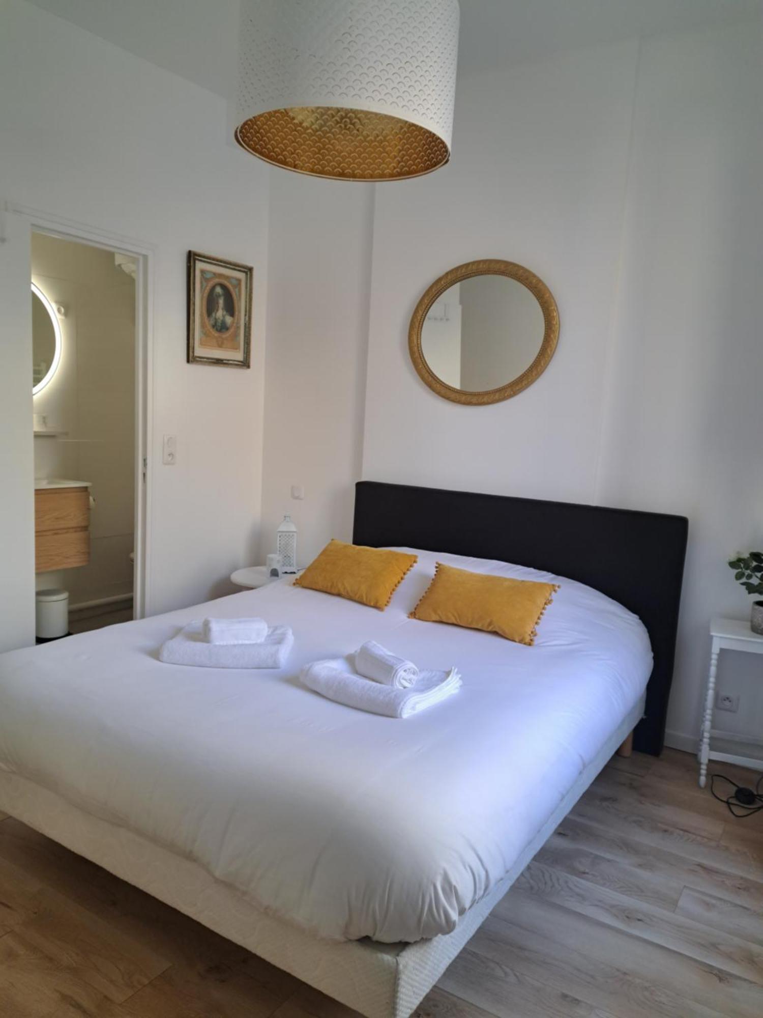 Agreable 2 Pieces - Rue Du Vieux Versailles Exterior photo